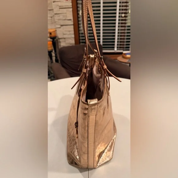 Michael Kors | monogram metallic tote bag. - Picture 14 of 16